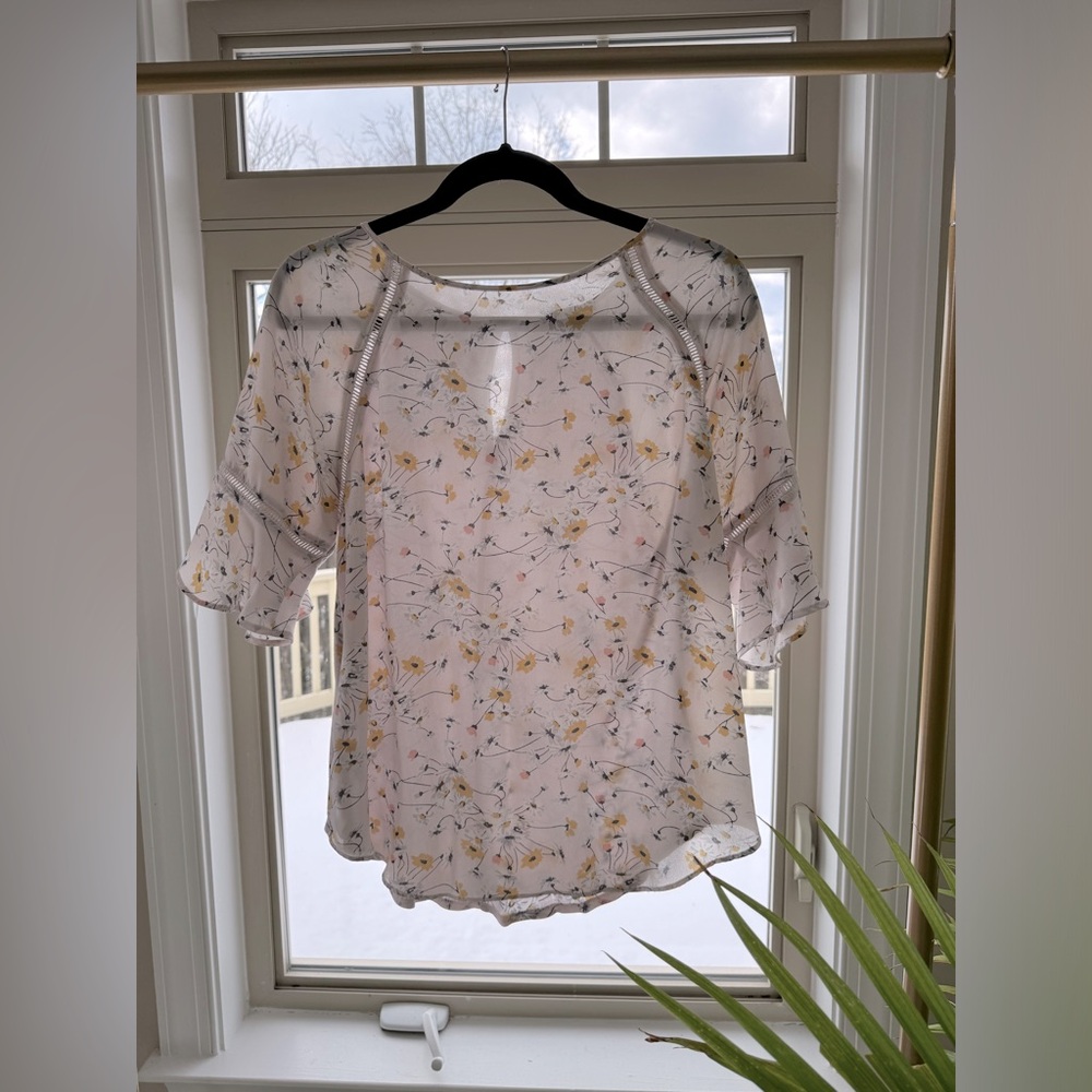 Loft light Spring Floral Blouse

Medium